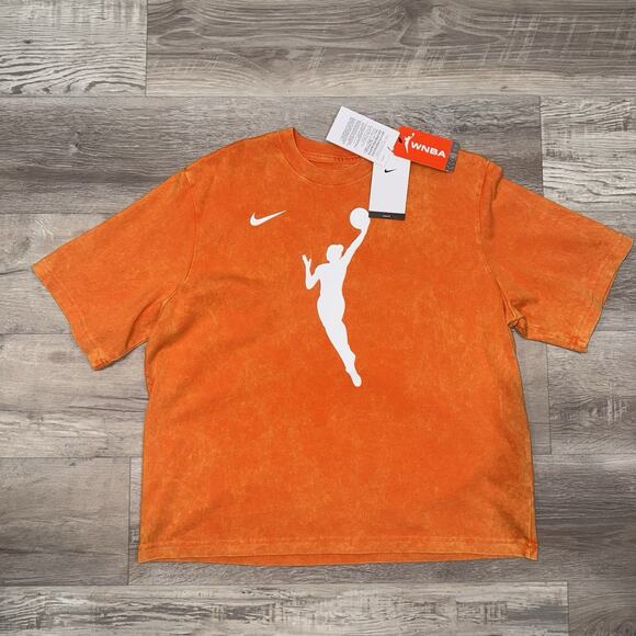 The Nike WNBA Team 13 Basketball Boxy T-Shirt - Picture 1 of 6